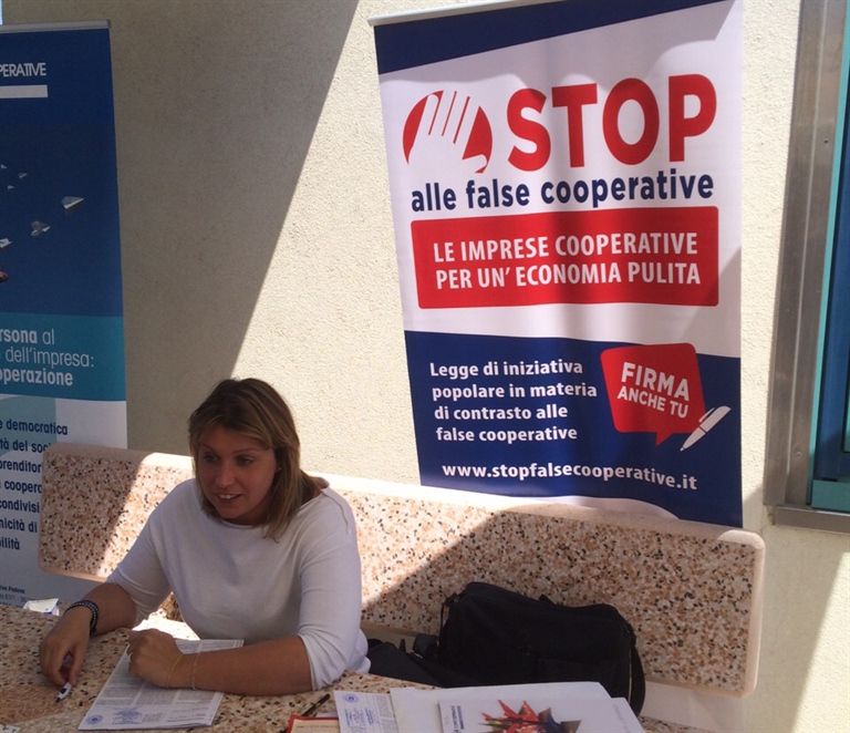 "Stop false cooperative": organizza la raccolta firme in 6 mosse