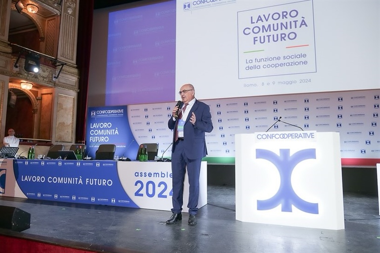 Maurizio Gardini confermato alla guida di Confcooperative